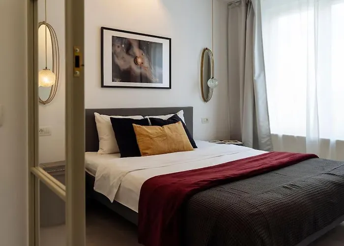 Amazing View Calea Victoriei Old *